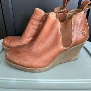 COPY - Dr Martens Nettie wedge ankle booties